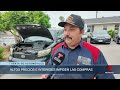 Los estadounidenses cada vez demoran más para reemplazar sus autos | Noticias Telemundo