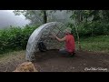 SOLO BUSHCRAFT HEAVY RAIN - BUILD A UNIQUE SHELTER - RELAX AND ENJOY THE SOUNDS OF NATURE