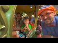Blippi Visita um Parque Coberto (LOL) | +Vídeos Educativos para Crianças | As Aventuras de Blippi