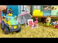 BLUEY and BINGO - Beach Vacation and Sandcastles! ☀️ | Pretend Play with Bluey Toys | Bunya Toy Town