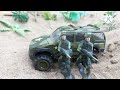 Army Men:Grey army vs Green army vs Tan army (plastic armymen stopmotion)