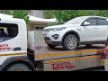 Tow car with flatbed truck 🚛 | Discovery land rover car towing with flatbed truck | #trending #viral