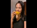 How to eat mango without a knife