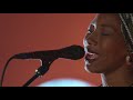 Fatoumata Diawara - Fenfo: Don Do (live @TivoliVredenburg Utrecht)