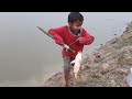 LITTLE KID MAKING A TRADITIONAL WAY OF FISHING | MADISKARTE BATA NAKAHULI NG ISDA #fishing