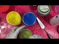 Mixing micas to create the color lime