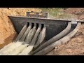 Construction of a powerful 4-gate discharge dam