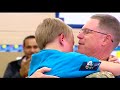 Soldier dad surprises son during school assembly