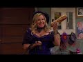 Caroline Getting Multilingual | 2 Broke Girls