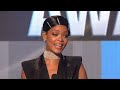 Rihanna Wins Iconic Award - AMA 2013