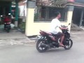 Sulap sepeda motor mundur