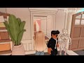 SHOPPING FOR A NEW FAMILY HOUSE! * DREAM HOUSE * *CRAZY REALTOR*||BLOXUBURG VOICE ROLEPLAY