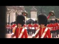 őrségváltás London, Changing of the Guard ceremony, at Buckingham Palace, with music