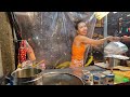 Puy Roti Lady during raining season - Thai Street Food