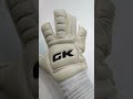 A WORN GOALKEEPER GLOVES #goalkeepergloves #goalkeeper #guante de portero