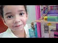 Maria Eduarda fazendo um tour pela casa da Barbie!!!