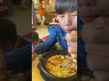 Let's eat spicy noodles with my family