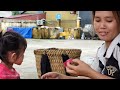Harvesting fruit to sell at the market - Making cakes from fruit | Daily life of a single mother