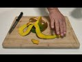 EXTREMELY EASY! Best way to peel a mango with a knife without losing the juice. How to peel a mango