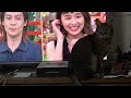 【何処】テレビから聞こえる猫の鳴き声に反応するジロウくん　Jiro reacts to the sound of a cat meowing on the TV.