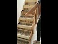 Escada flutuante na caixaria