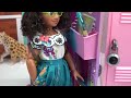 Real Littles Lockers Miniature School Supplies with Disney Encanto Mirabel and Isabela