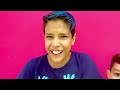 MC Divertida e história engraçada de Chuveiro de Chicletes e outras brincadeiras | Video for kids