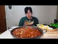 Korean food 다른반찬 필요없어요 돼지고기 듬뿍넣은 김치찌개 쏟아지는 장마빗소리 와 함께 먹방