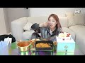 Asked my manager to suddenly cook for me at his place! Braised spicy chicken & more mukbang