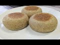 Oatmeal bread and wholemeal flour. Homemade breads made in a pan, easy and fast.