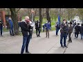 Žijí mezi námi. Demonstrace u ruské ambasády 2021-04-18.