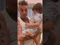Robbie Williams sings ‘Angels’ with his children 🥺💜 #robbiewilliams #shorts