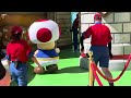 Toad scares the crap out of some teenagers (Super Nintendo World at Universal Studios Hollywood)
