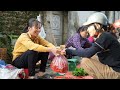 Independent Life: Harvesting Fresh Chilies and Preparing a Delicious Grilled Meat Dish For Dinner