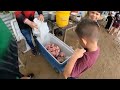 Pescamos dos amarillos de 30 kilos para hacer un sancocho para mas de 100 personas.