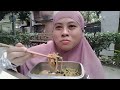 makan bakmi goreng di bawah pohon.#makan#dailyvlog .