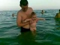 Святослав плаває