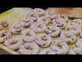 How New York's Best Bagel Shop Makes 100,000 Bagels By Hand Every Week | Big Batches | Insider Food