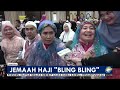 Gaya Nyentrik Jemaah Haji Makassar Tiba di Tanah Air Berhias Emas