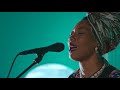 Fatoumata Diawara - Fenfo (live @TivoliVredenburg Utrecht)