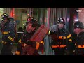 *Early Arrival* FDNY RESPONDS to SMOKE Condition on 10th Floor of Hotel in MIDTOWN! [ MAN Box 835 ]