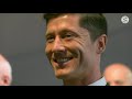 Verleihung des Golden Shoe 2021 an Torjäger Robert Lewandowski