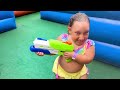 Brincadeiras no Playground com Maria Clara MC Divertida e seus amigos * Indoor Playground for Kids