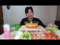 팔도 비빔면 3봉지 돼지 앞다리살 수육 겉절이 김치 건강에 좋은 채소 먹방 Bibimmyeon, boiled pork slices, kimchi, vegetable mukbang