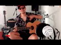 Cómo tocar Amores Lejanos en guitarra (Chords/Lyrics)