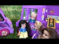 Elsa and Anna toddlers food vans. They learn how to make healthy snacks and help each other