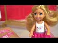 Barbie Doll Family Unpacking & Moving to a New York City