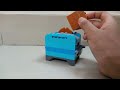 A Lego Stop motion toaster... Lego: 10696