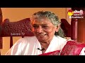 అచ్చం మగవారి గొంతు తో ఎలా పాడిందో చూడండి.. | Singer S Janaki Interview @SakshiTVFlashBack