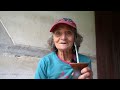 Agricultora de 81 anos mora sozinha, e diz 